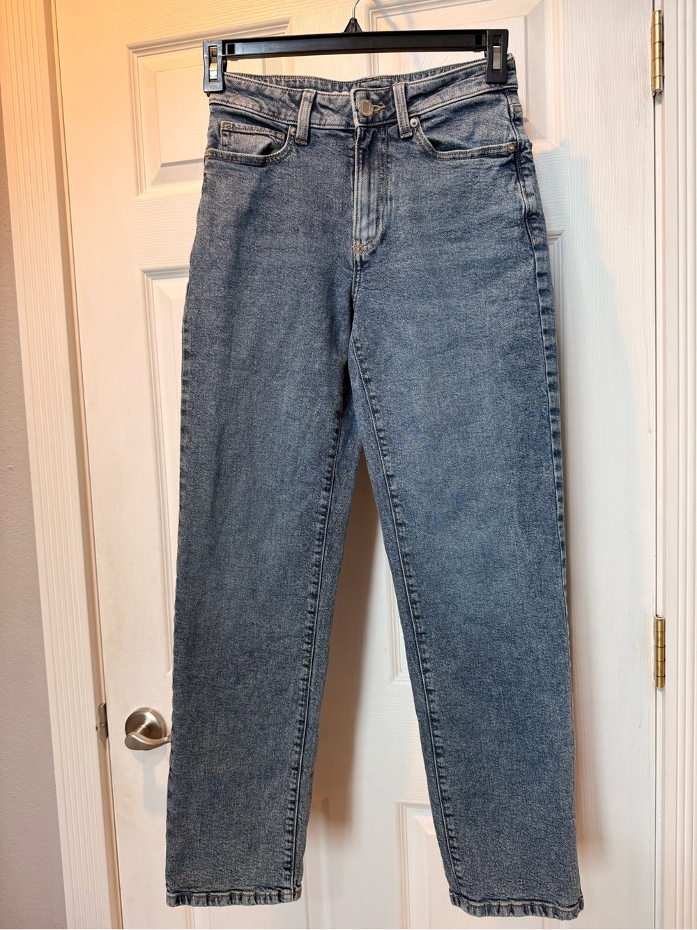 SO Straight-Leg High-Rise Jeans in Washed Blue